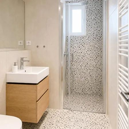 شقة Sleek & Modern New Build By Rentez